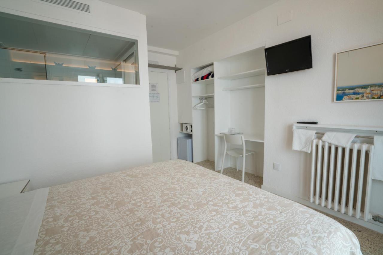 Hostal Marina Cadaqués Kültér fotó